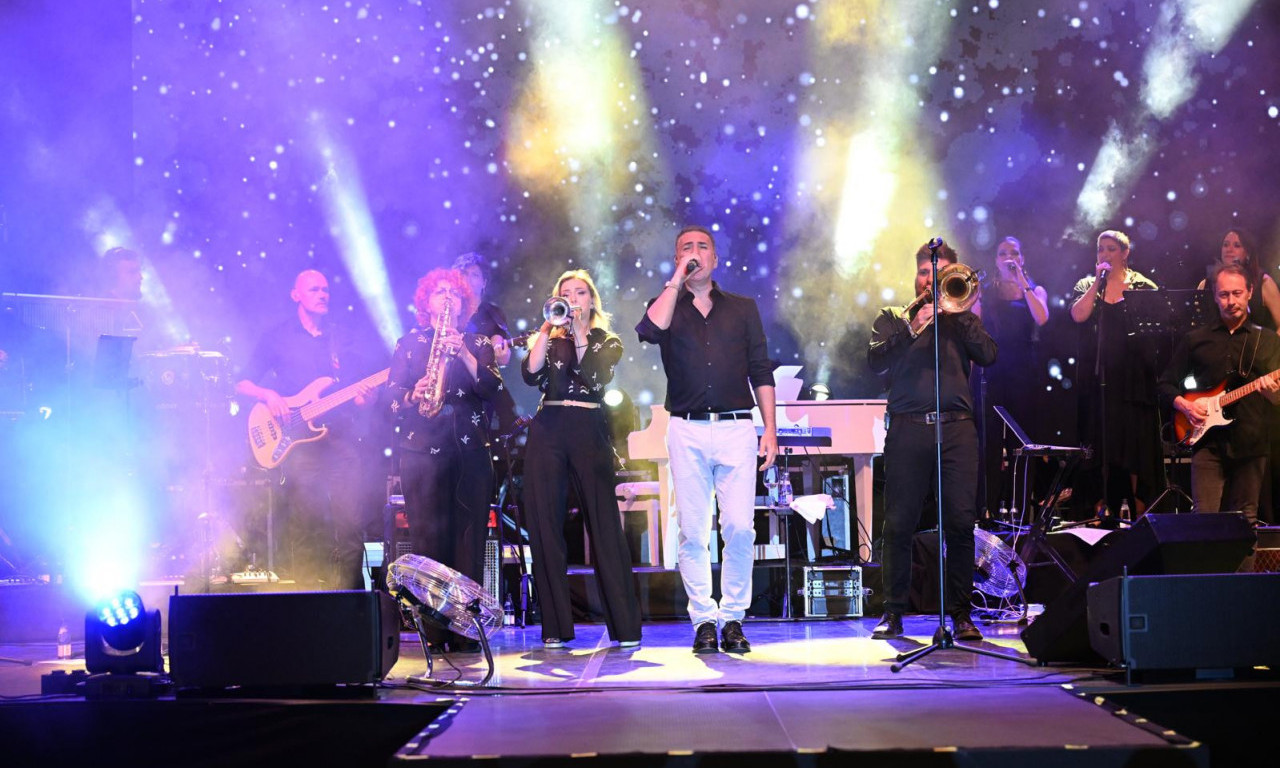 SPEKTAKL Željko Joksimović otvorio letnju sezonu u hotelu Hyatt Regency Kotor Bay Resort (FOTO)