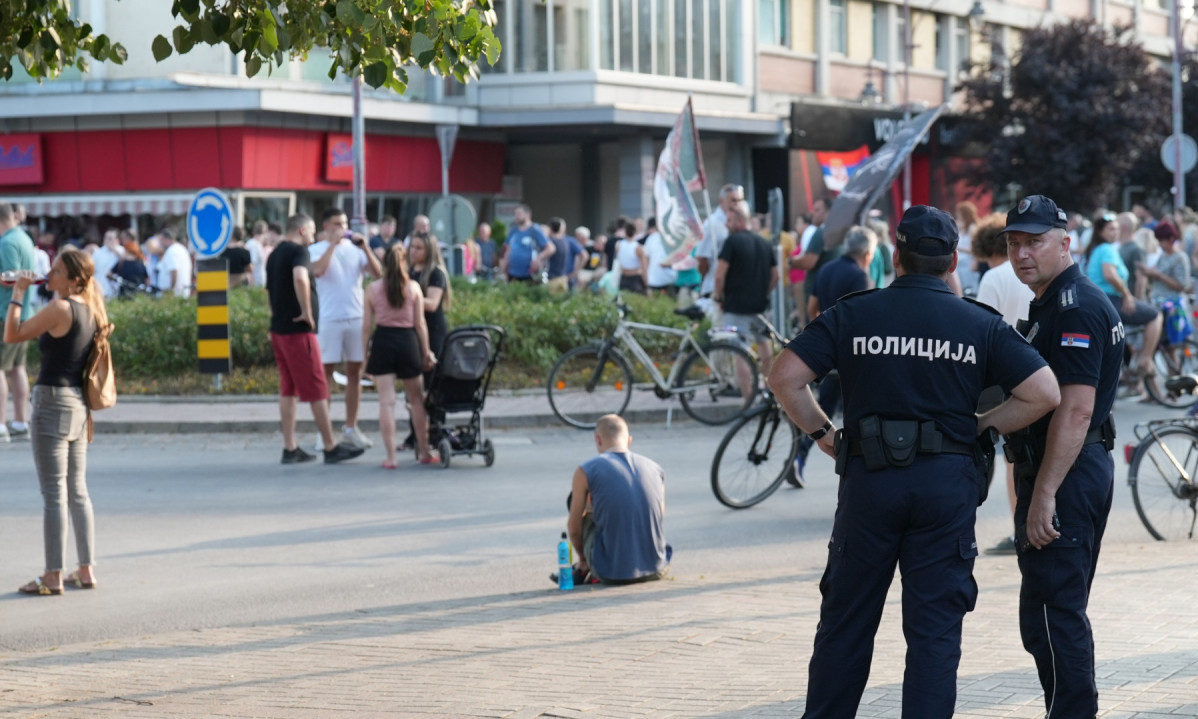 POLICIJA ĆE REAGOVATI UVEK MINIMALNO! Vučić: Nikada im nećemo dati zeleno svetlo za oštriju reakciju!