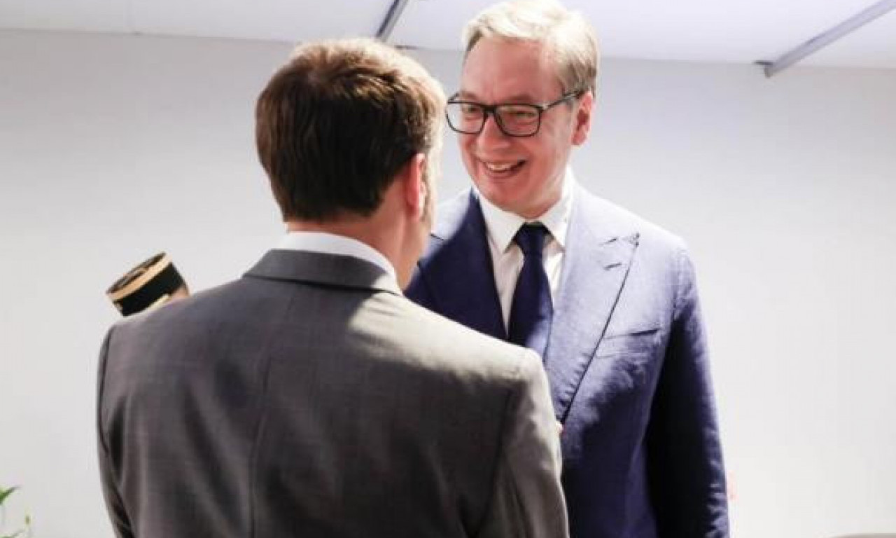 VUČIĆ SE U SEVILJI SASTAO SA MAKRONOM: Upoznao sam ga i sa političkim dešavanjima u Srbiji!