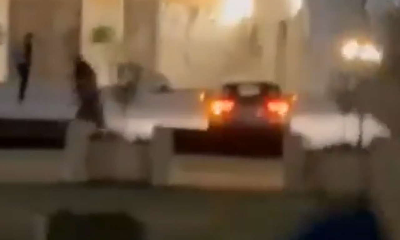 "KUKU MAJKO, ONA JE LUDA": Pojavio se uznemirujući snimak gaženja ljudi u Podgorici (VIDEO)