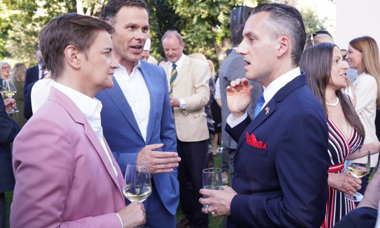 AMBASADA SAD OBELEŽILA DAN NEZAVISNOSTI: Prisustvovala Ana Brnabić i članovi vlade, gost i patrijarh Porfirije (FOTO)