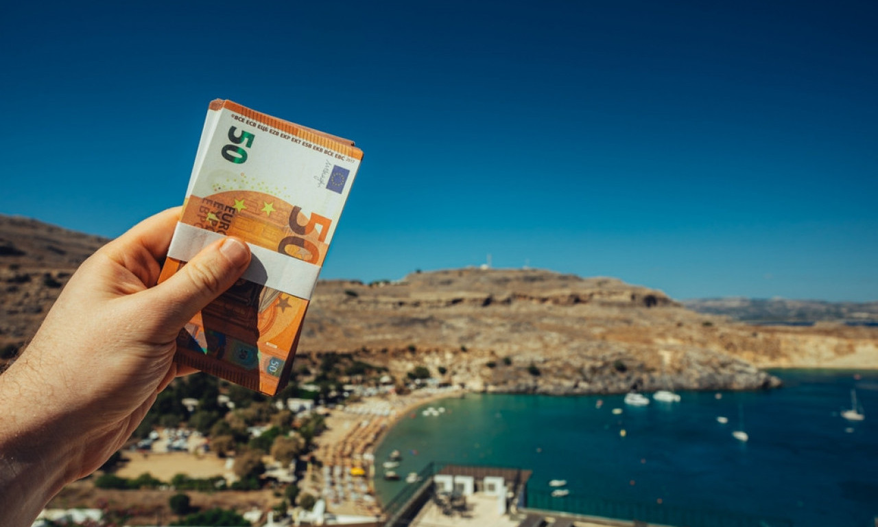 SEPTEMBAR NUDI LETOVANJE ZA DŽ! Pakujte kofere - evo gde možete uživati za male pare (FOTO)