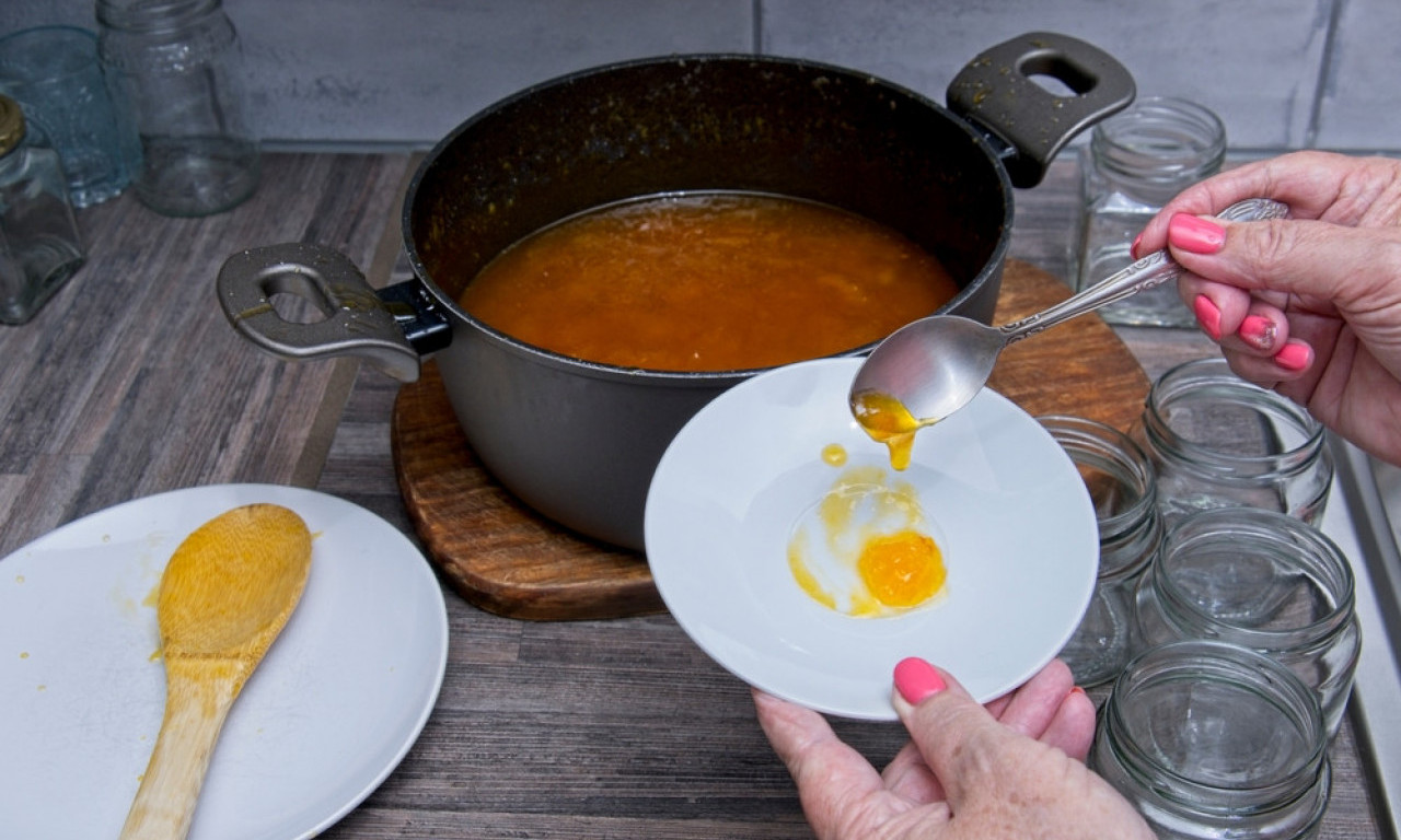 DŽEM OD KAJSIJA KAO NEKAD Letnja čarolija u tegli po recepturi koja se prenosi s kolena na koleno