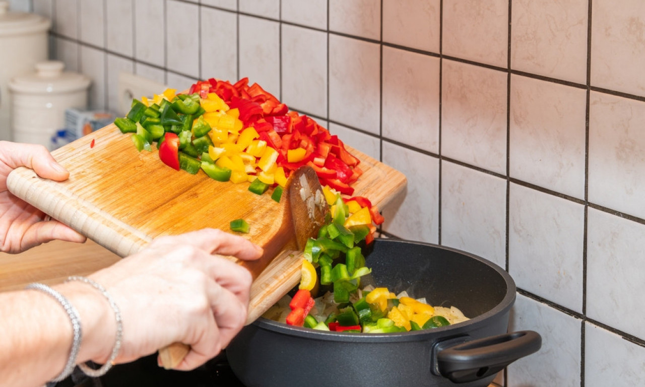 SAMO RERNU DA NE PALIM! Pet domaćih i jeftinih jela koja se brzo spremaju