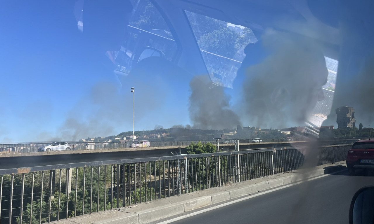 GORI NA KARABURMI Crni dim nadvio se nad naseljem, pogledajte jeziv prizor sa Pančevca (FOTO)