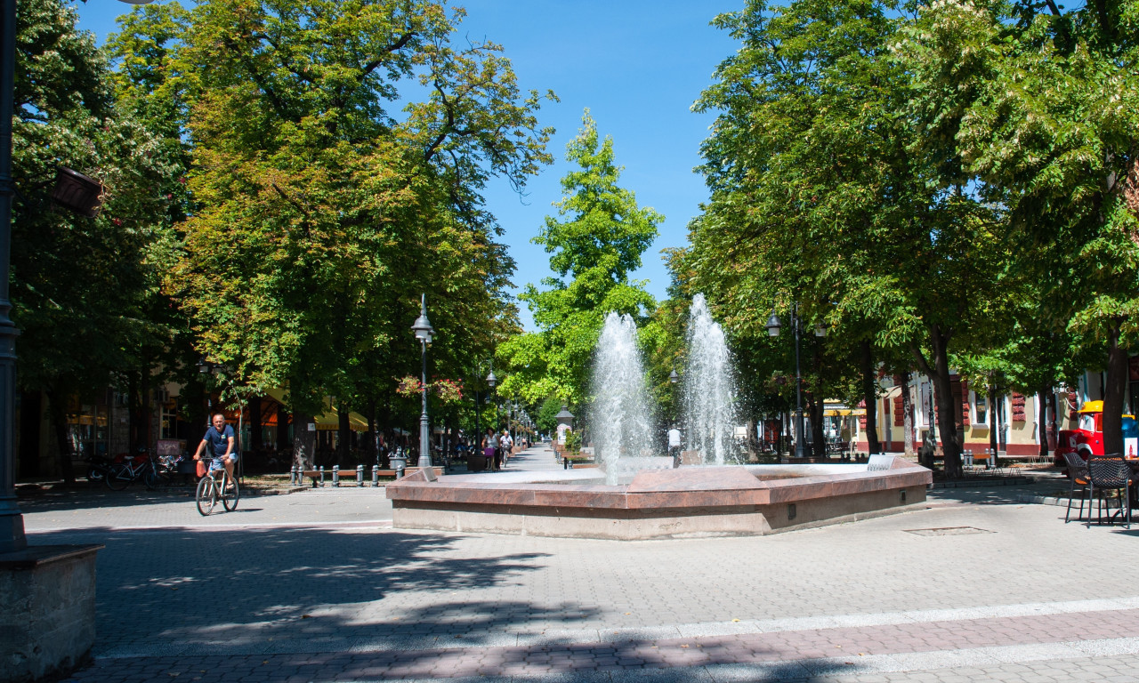 NE PROPUSTITE MANIFESTACIJU GODINE Ribarske večeri u Apatinu – miris kotlića, zvuk tamburica i pravi užitak