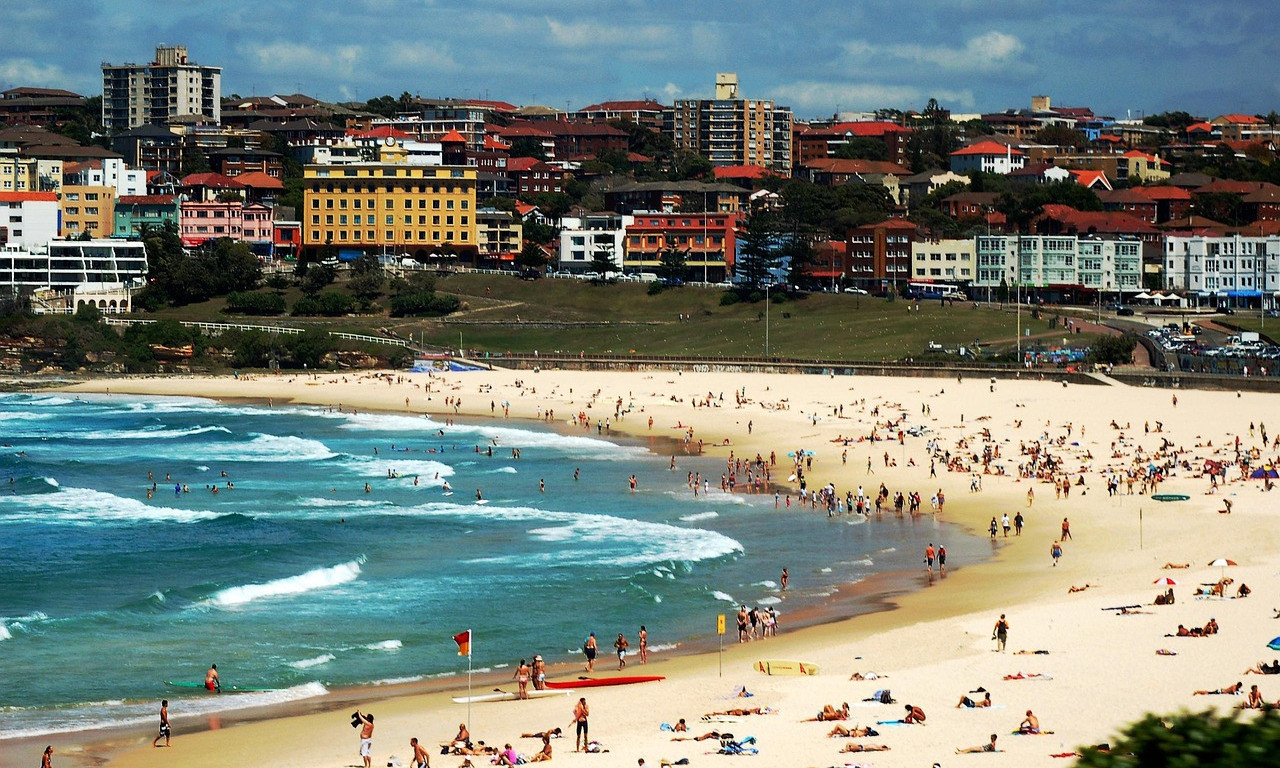 HITNO UPOZORENJE ZA TURISTE Pojavile se meduze, zatvoreno nekoliko plaža!