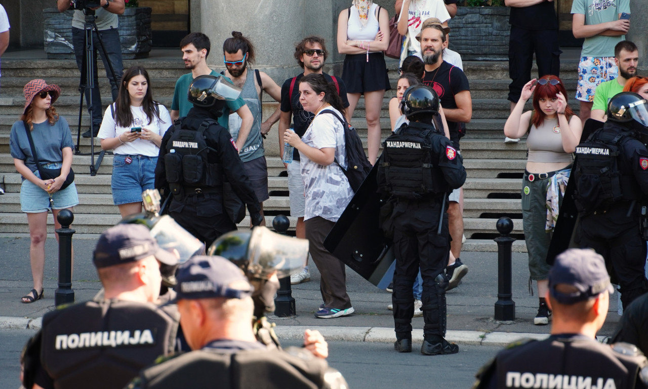 SRPSKA POLICIJA JE SPREMNA DA REAGUJE Tokom blokada i protesta im je bitno samo jedno!