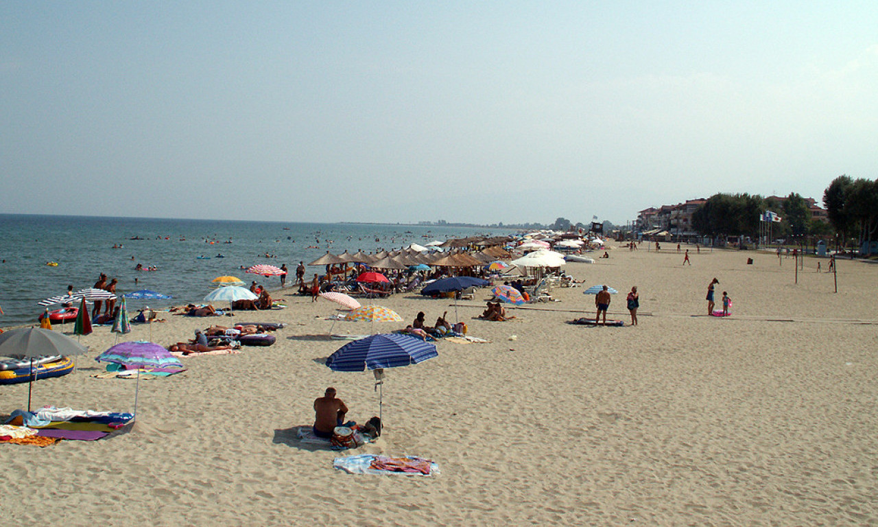 OVO JE PLAŽA NA KOJOJ SE UTOPIO SRBIN U GRČKOJ Nesrećni čovek prebačen je u bolnicu gde je izdahnuo