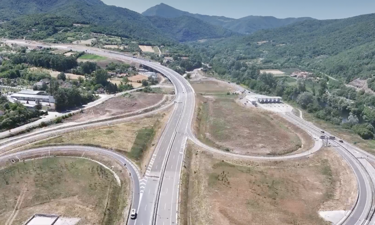 OD SUTRA NOVIM DELOM AUTO-PUTA! Vučić na svečanom otvaranju deonice "Miloša Velikog" (VIDEO)