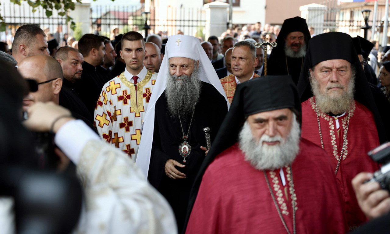 KADA SMO ZBOG POHLEPE ZIVELI PODELJENO - GUBILI SMO SVE Reči patrijarha u Bratuncu nateraće vas na razmišljanje (FOTO)