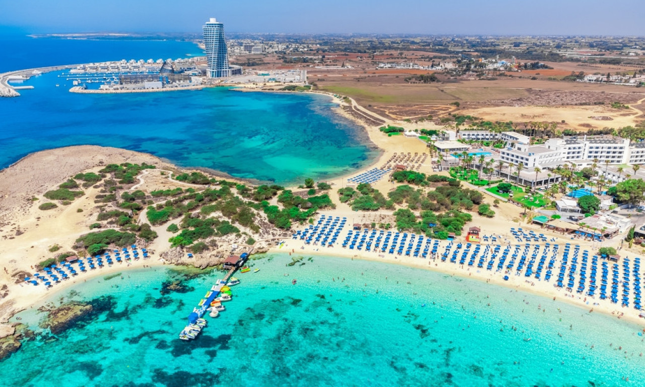 SRBI, HOĆETE NA KIPAR? Ovih 5 stvari vam u agenciji neće reći, a morate da ih znate (FOTO)