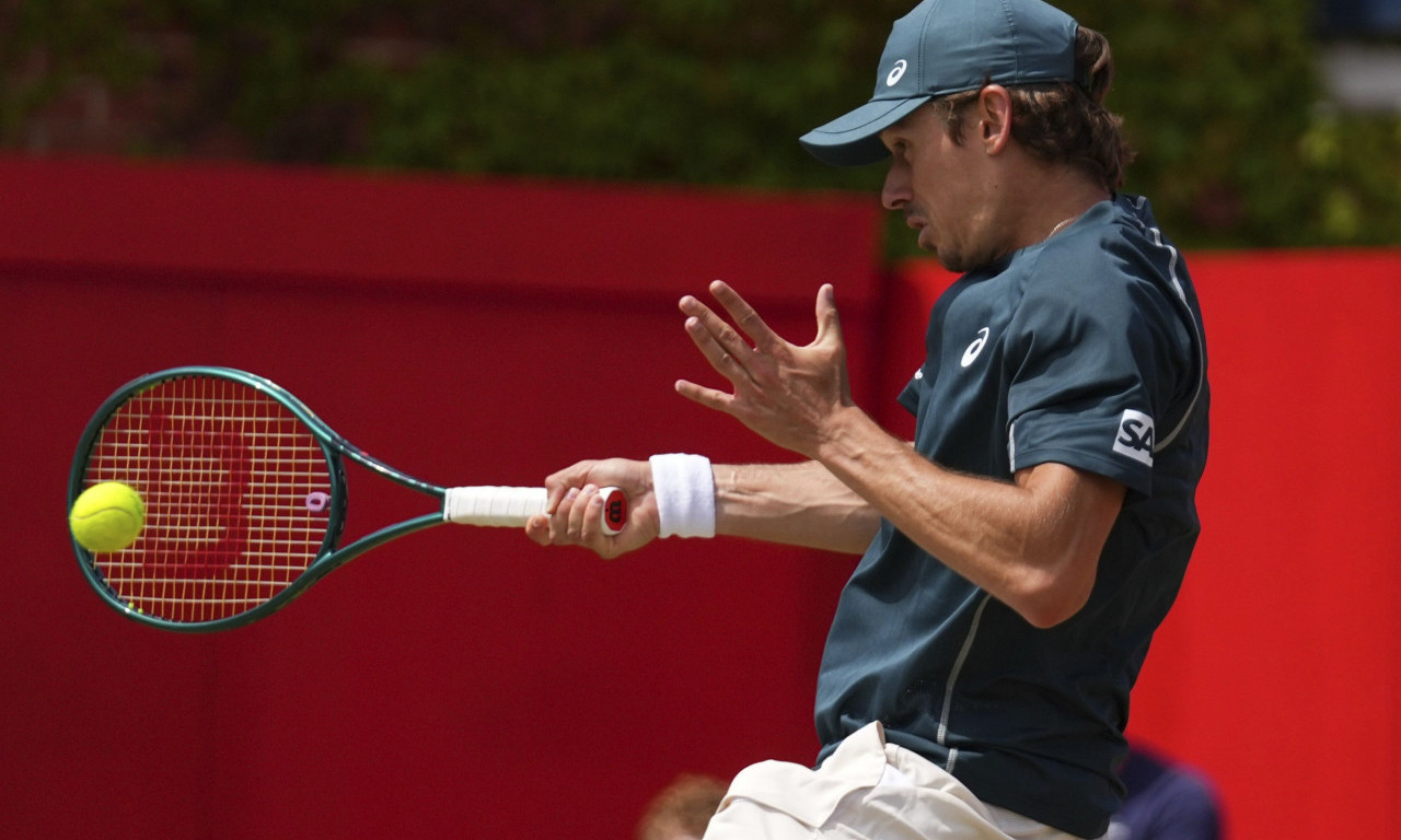 DE MINOR U ČETVRTFINALU PARIZA! Bublik eliminisao Frica!