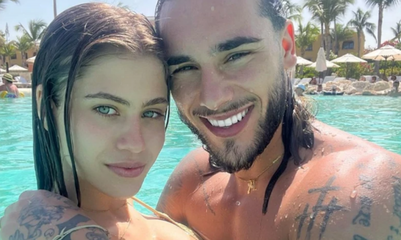 ZAVRŠENA SAGA EMA RADUJKO! Dragi Gudelj ponovo ljubi lepu Novosađanku - pogledajte vrele scene sa Ibice (VIDEO)