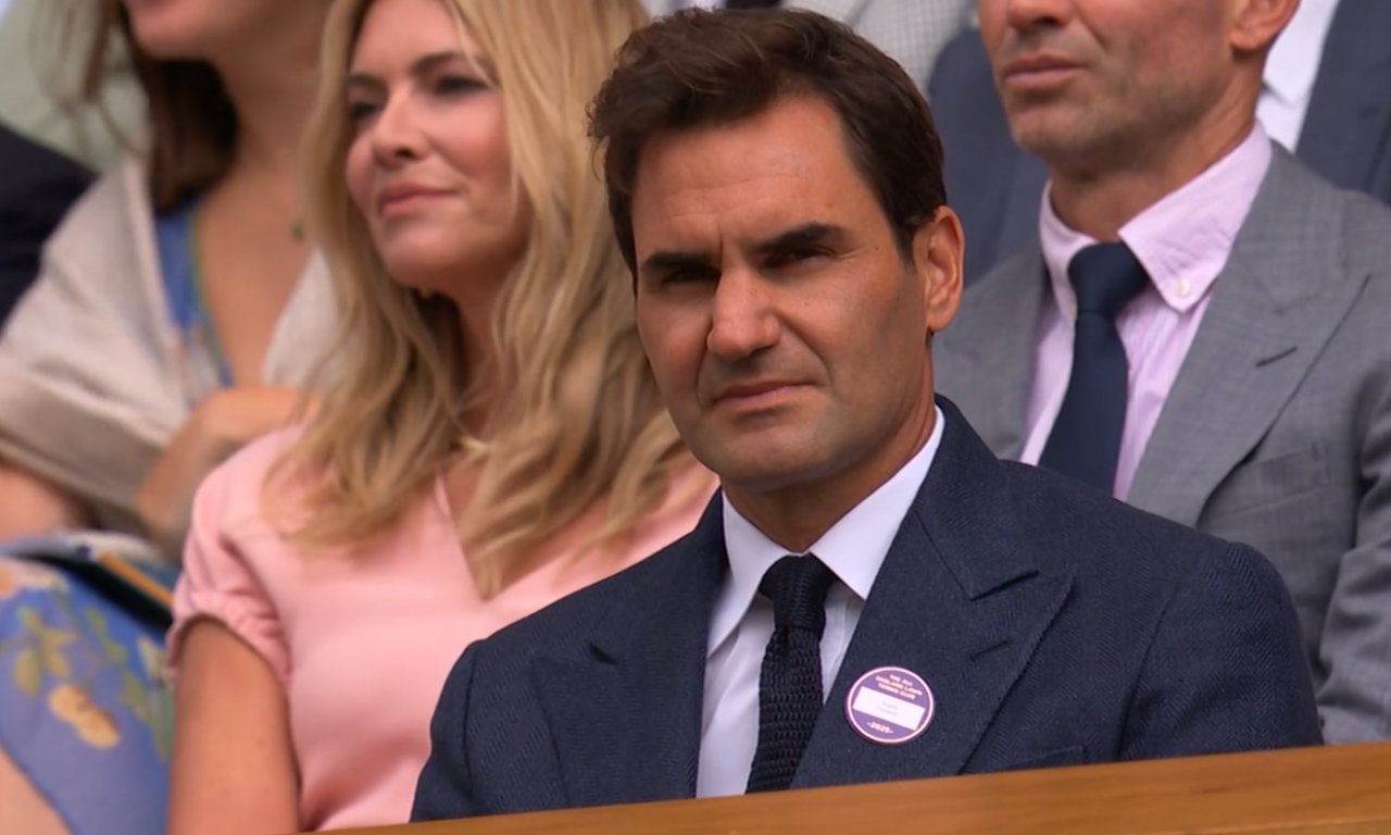 FEDERER UŽIVO GLEDA ĐOKOVIĆA Kralj Vimbldona došao da se pokloni Srbinu (VIDEO)