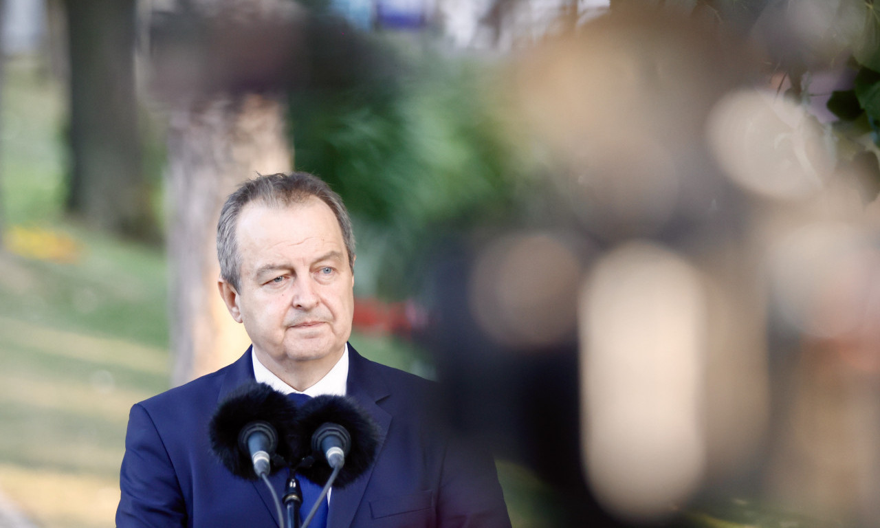 SAHRANJEN POLICAJAC DEJAN SRDIĆ KOJI JE STRADAO U NOVOM SADU Ministar Dačić uputio emotivne reči porodici