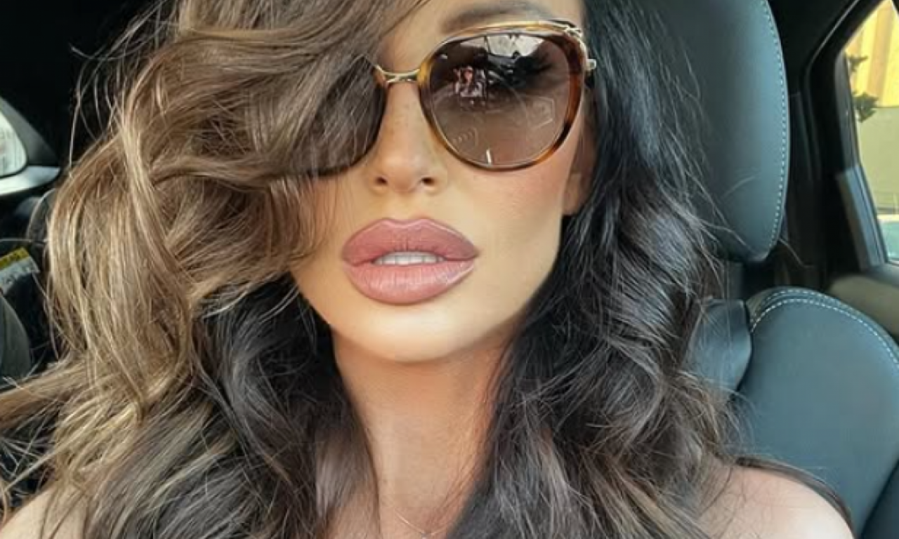 OVA PEVAČICA ŽIVI U PRAVOM LUKSUZU: Podelila je svoju prazničnu tradiciju na mrežama