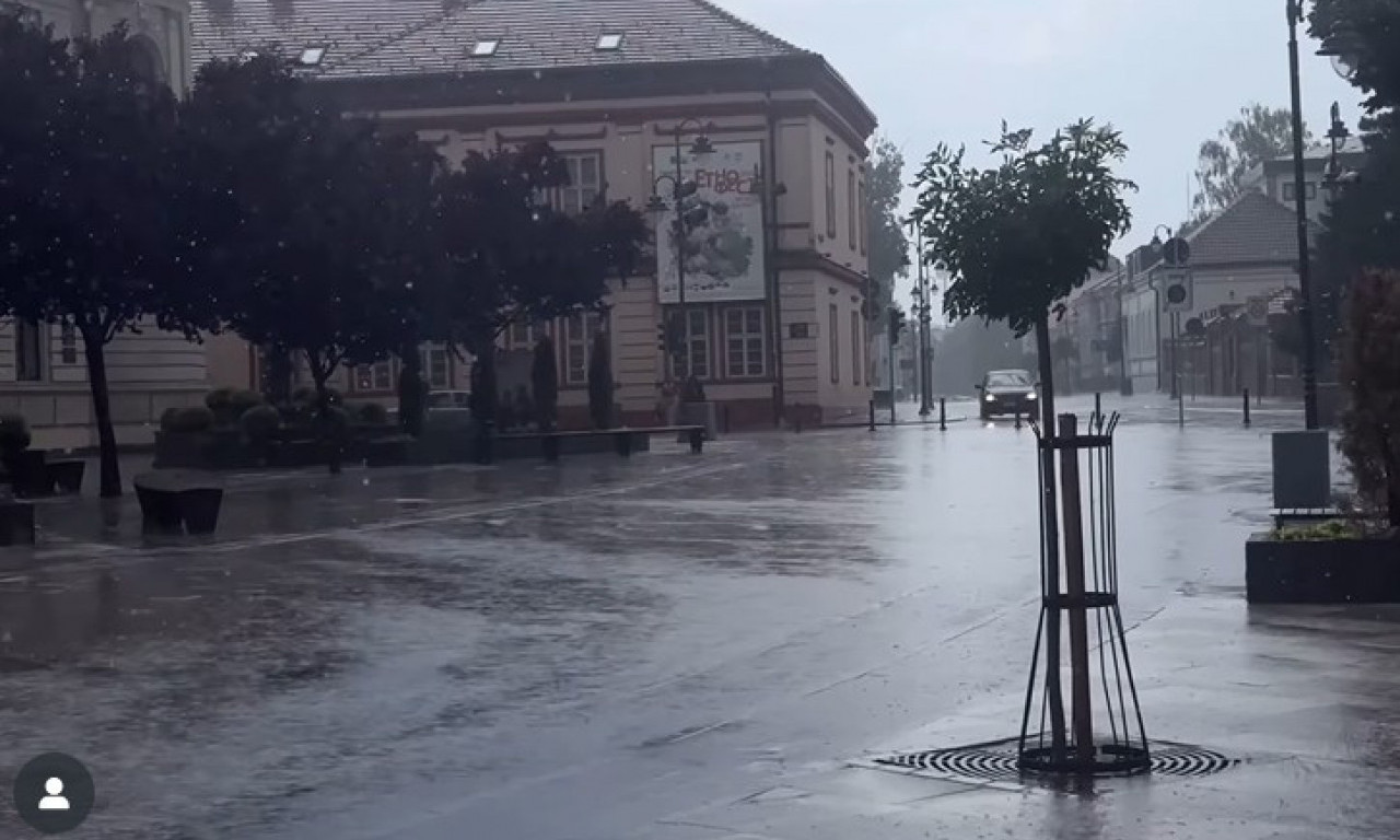 POPLAVLJENE ZGRADE, ULICE POD VODOM  Čačak se bori sa katastrofalnim nevremenom i poplavama! (VIDEO)