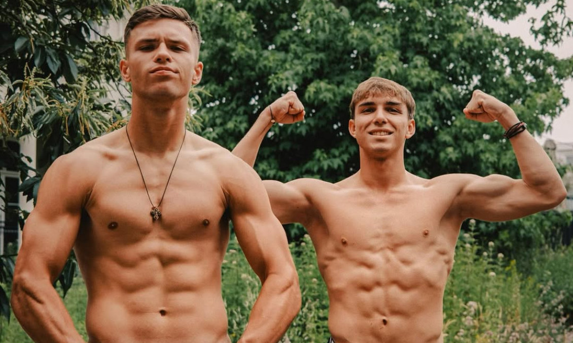 DEVOJKE, OPREZ - VRELO JE! Skinuli se reprezentativci i digli temperaturu, gledate na svoju odgovornost (FOTO)