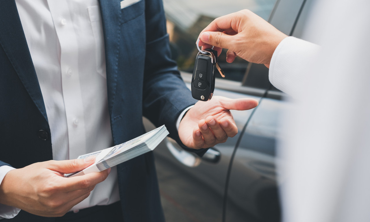 REALNA CENA POLOVNJAKA U SRBIJI! Kupiš auto za 7.000 evra, a dođe te 9.000 - evo na šta niko ne računa