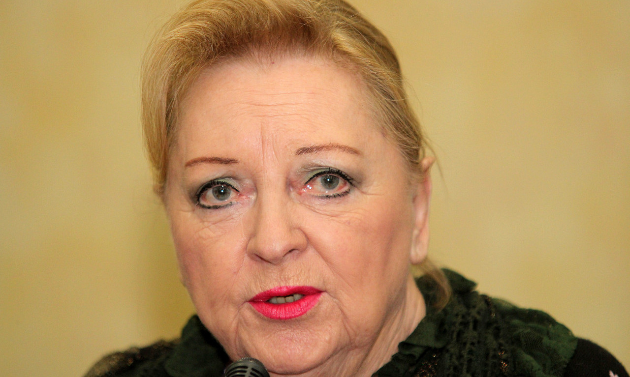 GABI NOVAK DOČEKALA NAJTUŽNIJI ROĐENDAN Ostala je bez sina Matije, koji je iznenada preminuo