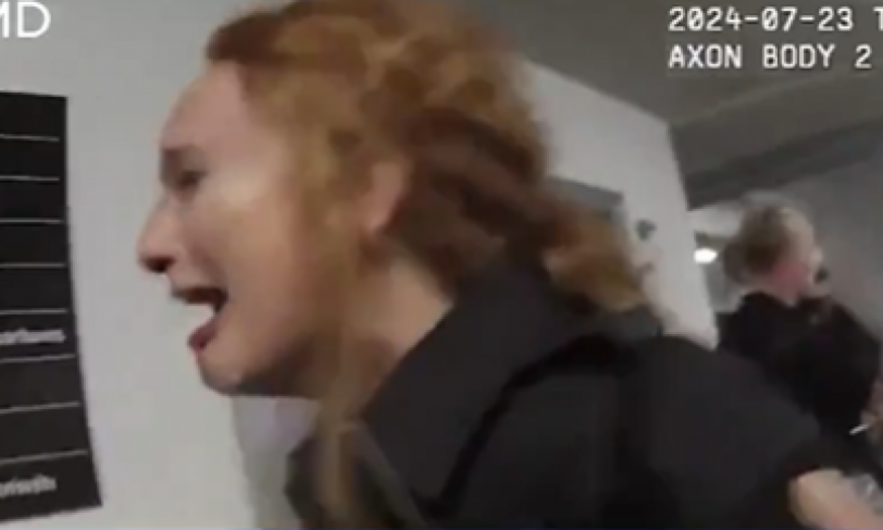 POLICAJKA PRETUČENA NA AERODROMU: Pojavio se uznemirujući snimak, sva je krvava i uplakana (VIDEO)