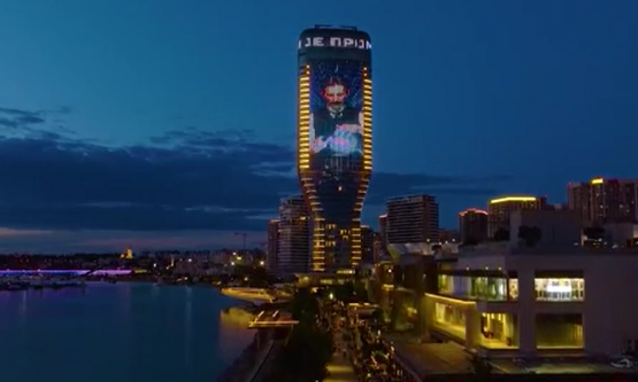VELIČANSTVEN PRIZOR: Kula Beograd zasijala u čast Nikole Tesle (VIDEO)