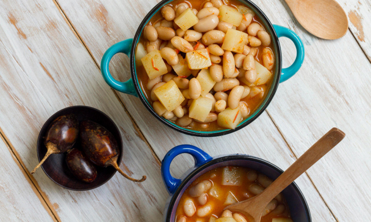 POSNI PASULJ SA KROMPIROM Domaćinsko jelo koje greje stomak i dušu!