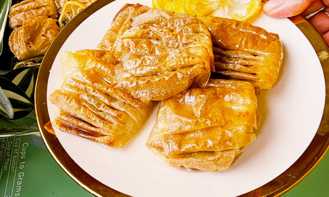 BAKLAVA SA ORASIMA Sočna puna nadeva - curi niz prste!