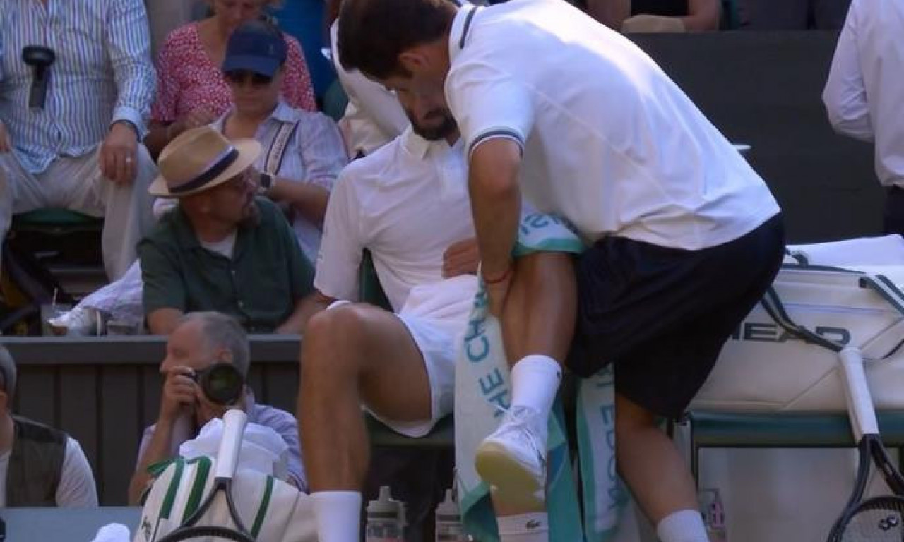 DOKTOR UTRČAO NA TEREN DA POMOGNE ĐOKOVIĆU: Novak ga pozvao, evo zbog čega!