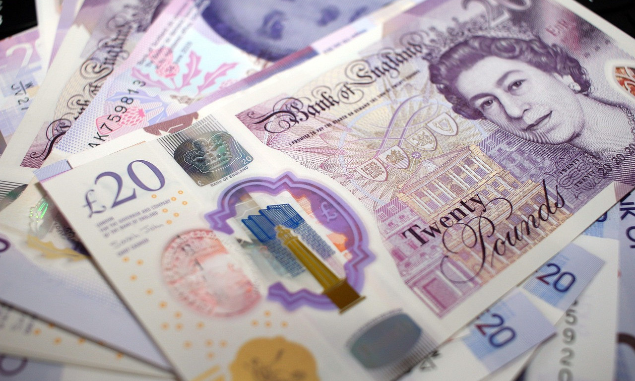 MIA IMA 24 GODINE I 100.000 FUNTI NA RAČUNU Ovih 5 stvari vas čini siromašnima i neće vam se svideti