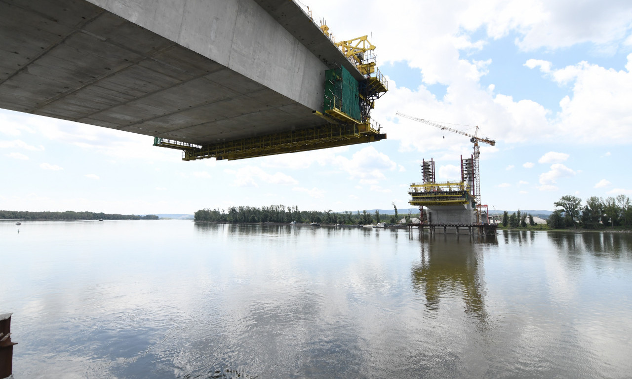 POGLEDAJTE KAKO IZGLEDA NOVI MOST U NOVOM SADU Vučić objavio snimak iz drona: "Moćno i veličanstveno" (VIDEO)