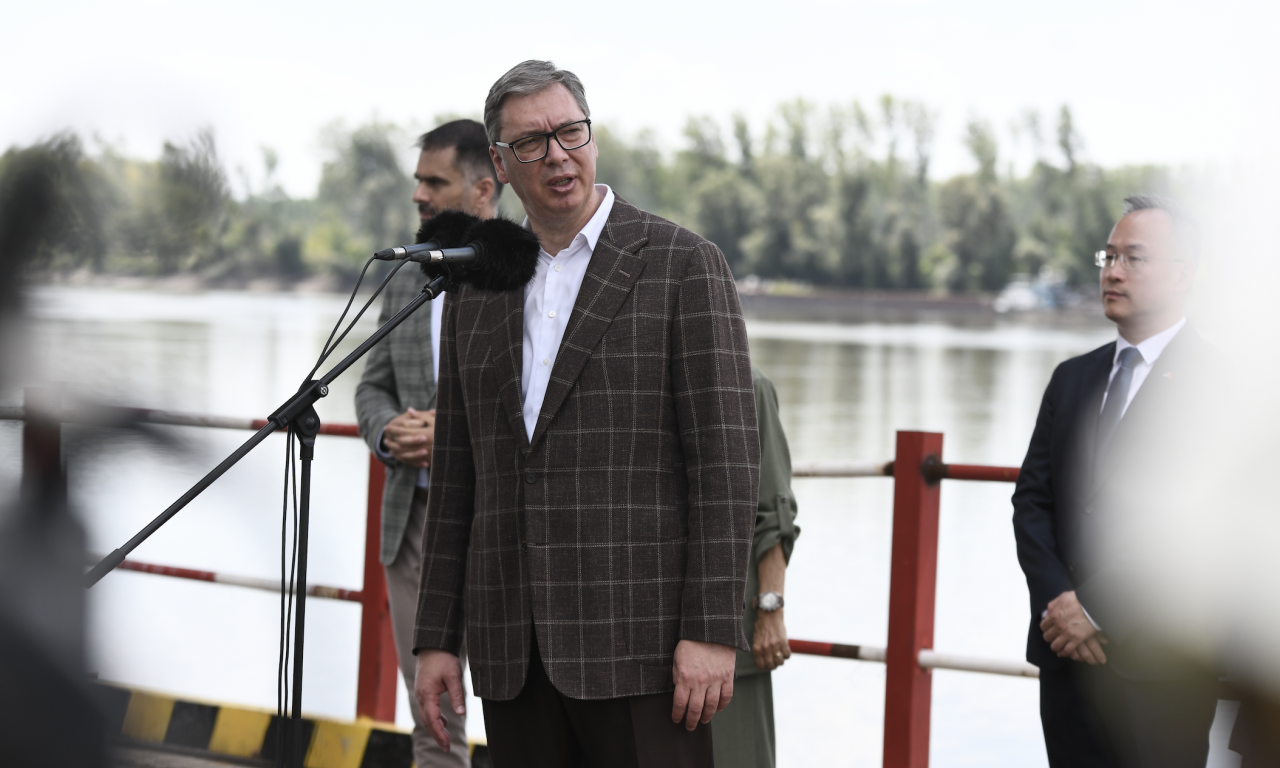 PREDSEDNIK VUČIĆ PORUČIO: Ponosan sam na Srbiju koja se gradi i radi