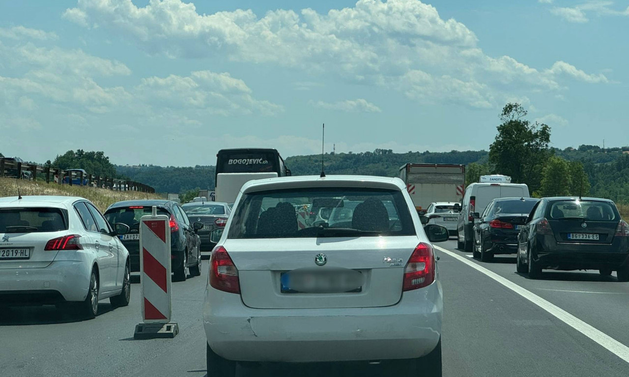 KOLONE NA AUTO-PUTU KA NIŠU Vozači, naoružajte se strpljenjem! Ogromne su gužve - evo šta se dešava (FOTO+VIDEO)