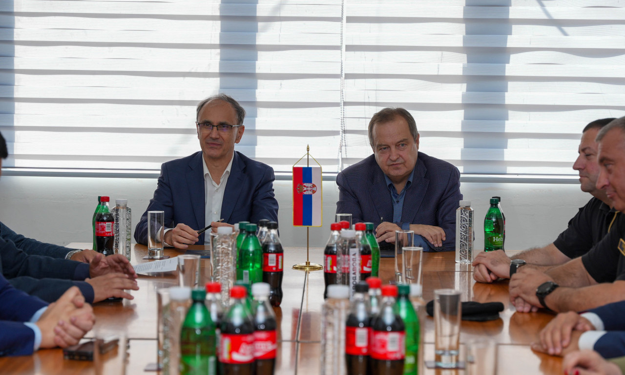 PREMIJER MACUT I MINISTAR DAČIĆ U SVRLJIGU Pomoć stiže i drugim opštinama koje imaju problem sa vodom (FOTO)