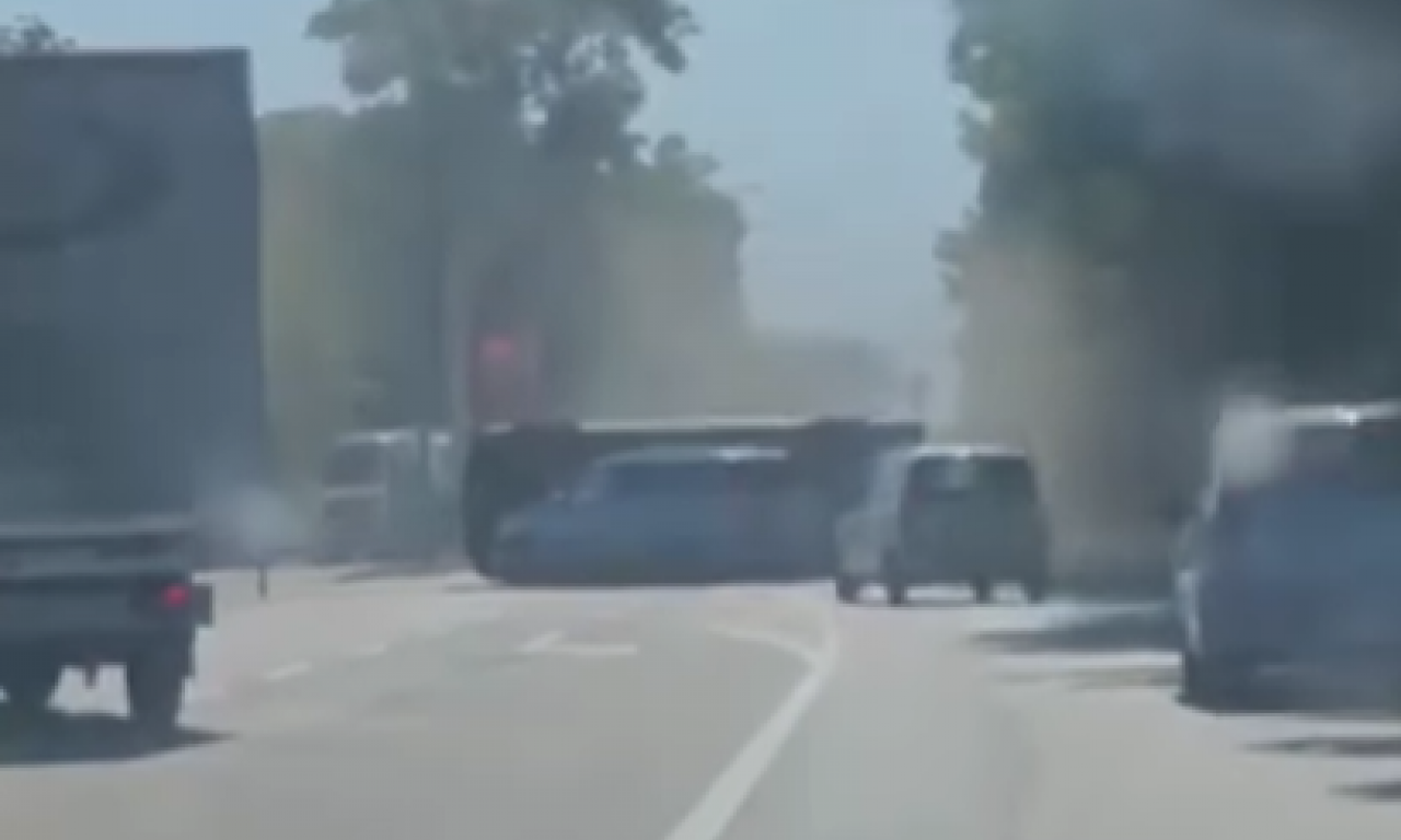 PREVRNUO SE KOMBI PUN KINESKIH DRŽAVLJANA Stravične scene u Pančevu (VIDEO)