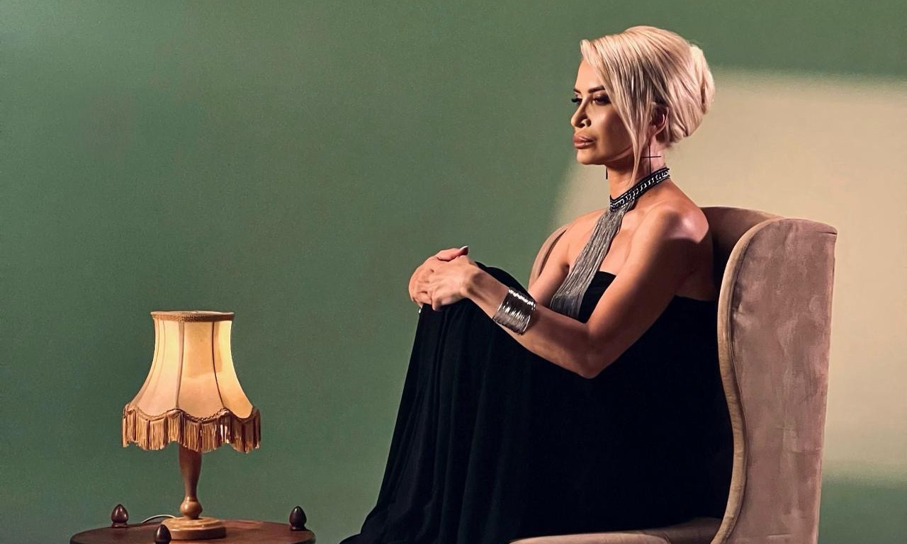 "POKLANJAM SEBI - SEBE": Suzana Tot na rođendan objavila “Akšam” – pesmu koja se tiče svih nas (VIDEO)