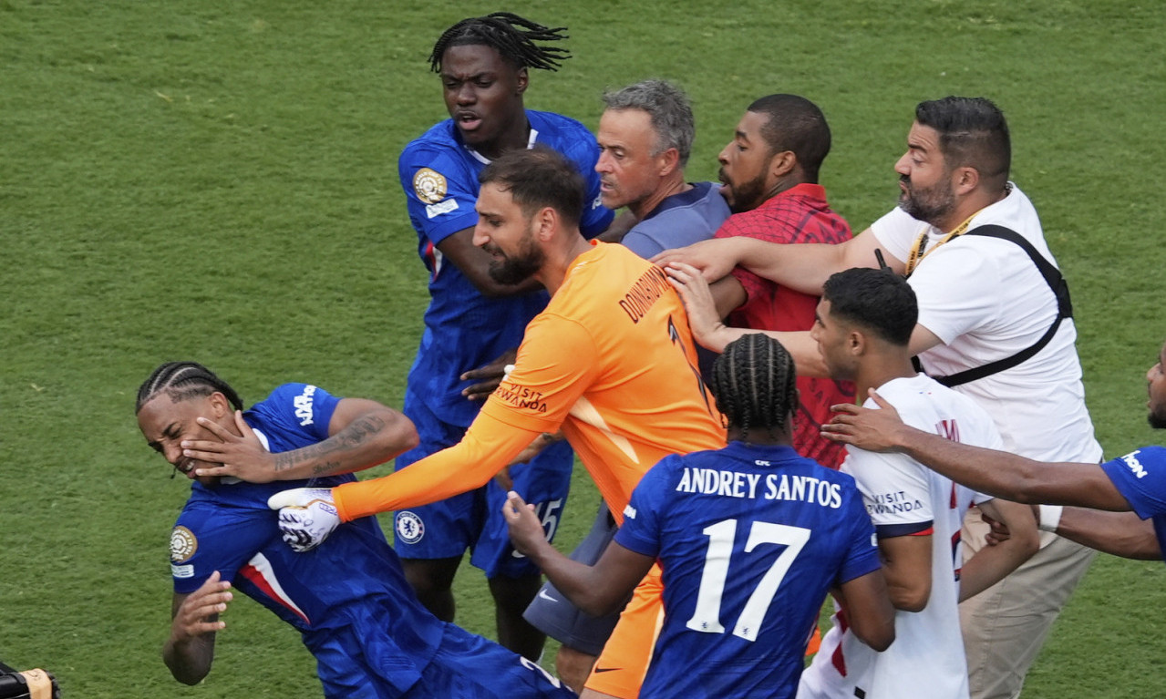 LUIS ENRIKE UDARIO NA ZVEZDU ČELSIJA, PA SE OVAKO PRAVDAO Evo šta je rekao o skandalu koji je napravio (VIDEO)