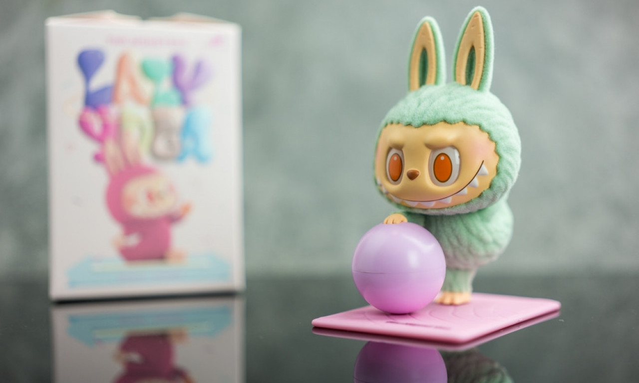 LUTKA KOJA JE POPULARNIJA OD BARBIKE Kineski Labubu sve više prisutan na tržištu! Profit kompanije skočio 4 puta