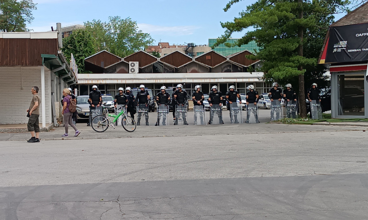 STUDENTI OPET BLOKIRAJU OVAJ FAKULTET! Pokušavaju da spreče polaganje ispita