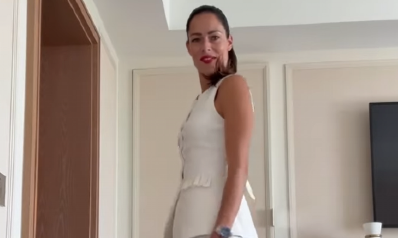 ANA IVANOVIĆ BLISTA U SRED RAZVODA OD ŠVAJNIJA Srela Zimonjiće na finalu Vimbldona, uputili joj reči podrške (FOTO)