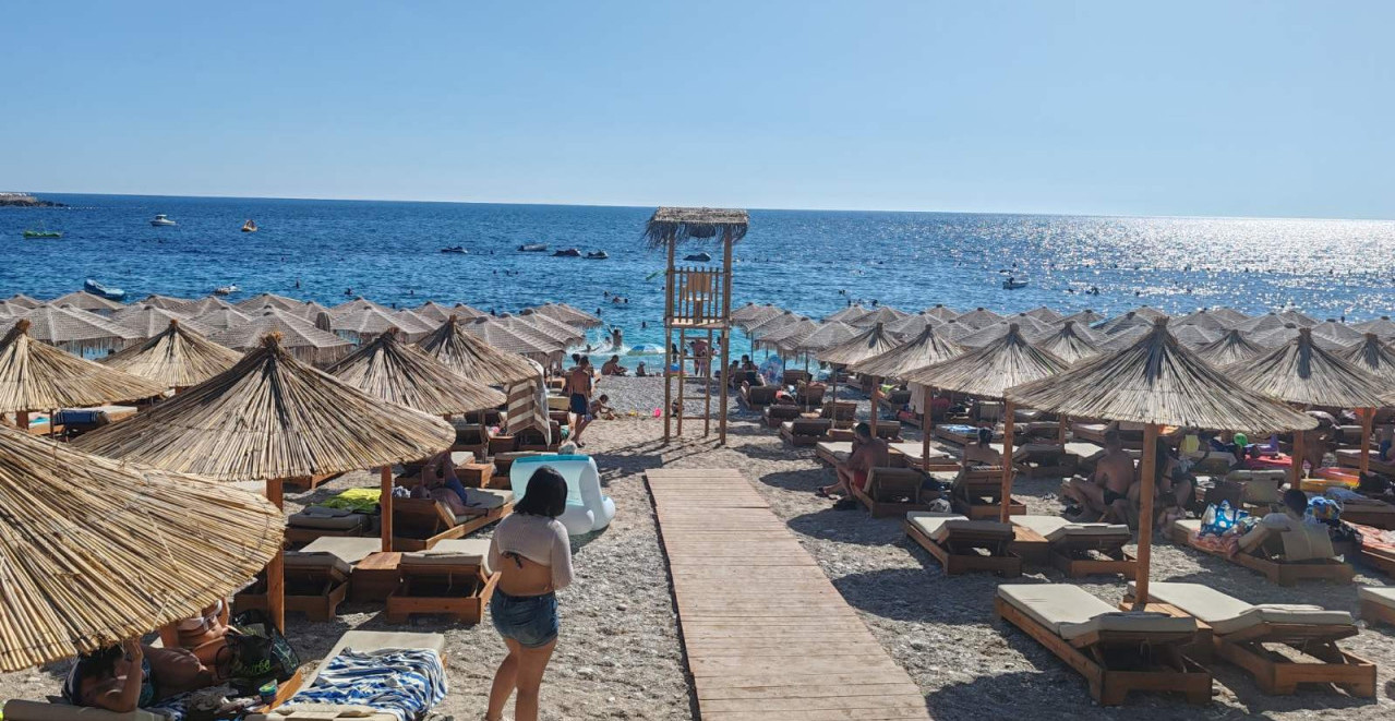 INDIJAC UZNEMIRAVAO DEVOJČICU (12) NA PLAŽI, PITAO SME LI DA JE POLJUBI Ovu je kaznu dobio zbog incidenta na Jadranu