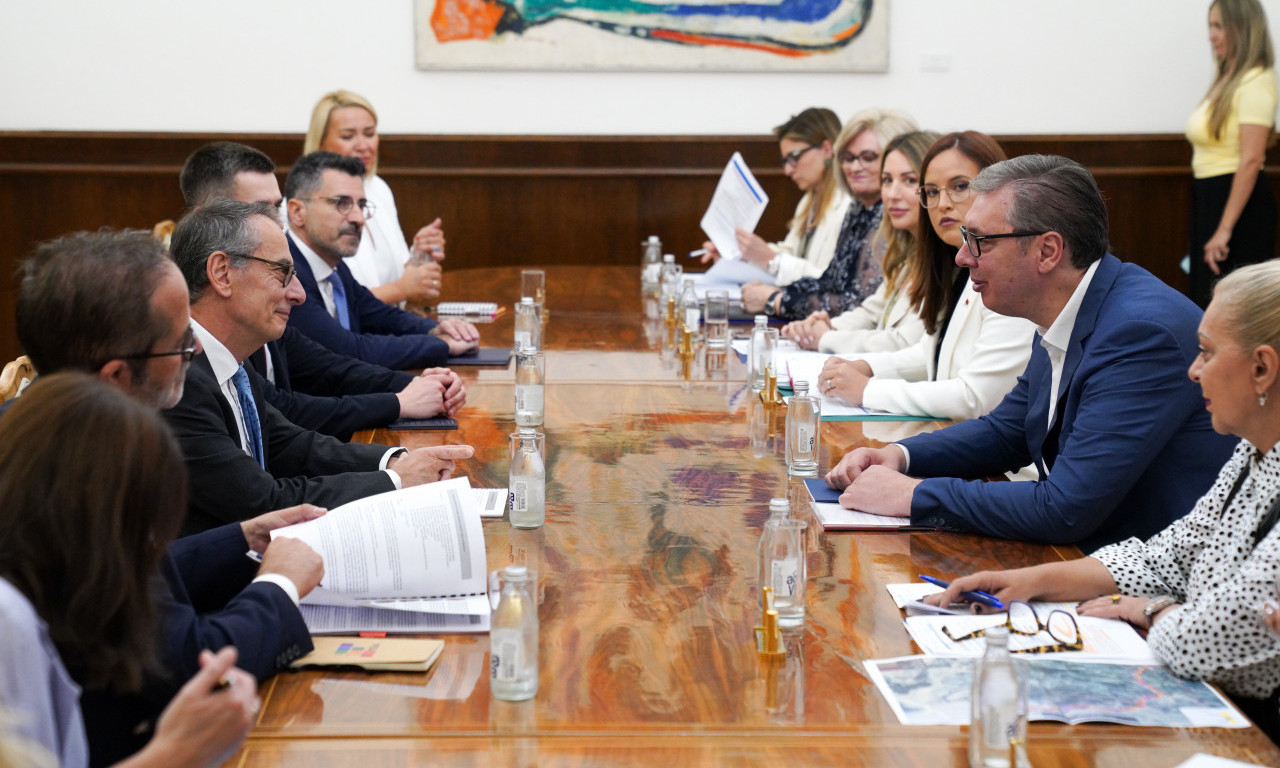 POTPREDSEDNIK EVROPSKE BANKE DOŠAO KOD VUČIĆA Važni razgovori o projektima koji doprinose razvoju Srbije (FOTO)