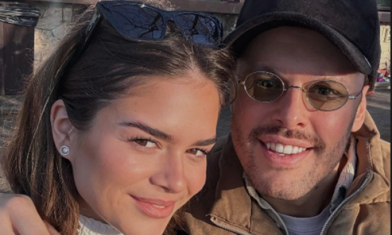 PRVO OGLAŠAVANJE SOFIJE KOJIĆ POSLE OBJAVE O RAZVODU: Zablistala u belom uz snažnu poruku Igoru Kojiću! (FOTO)