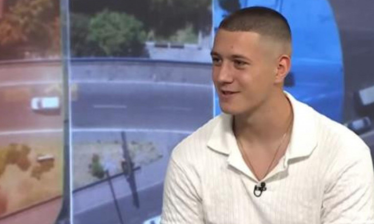 O MLADOM VASILIJU BRUJI CELA SRBIJA: Tinejdžer iz Beograda prodaje paradajz na pijaci da zaradi za džeparac!