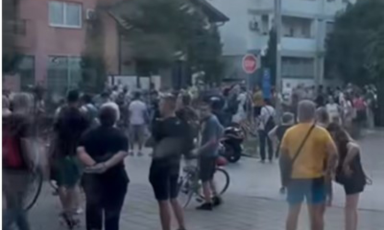 PROTESTI ISPRED KUĆE GLAVNOG URBANISTE U BEOGRADU: U Novom Sadu na meti kuća Vučevića i ministra Starovića! (VIDEO)