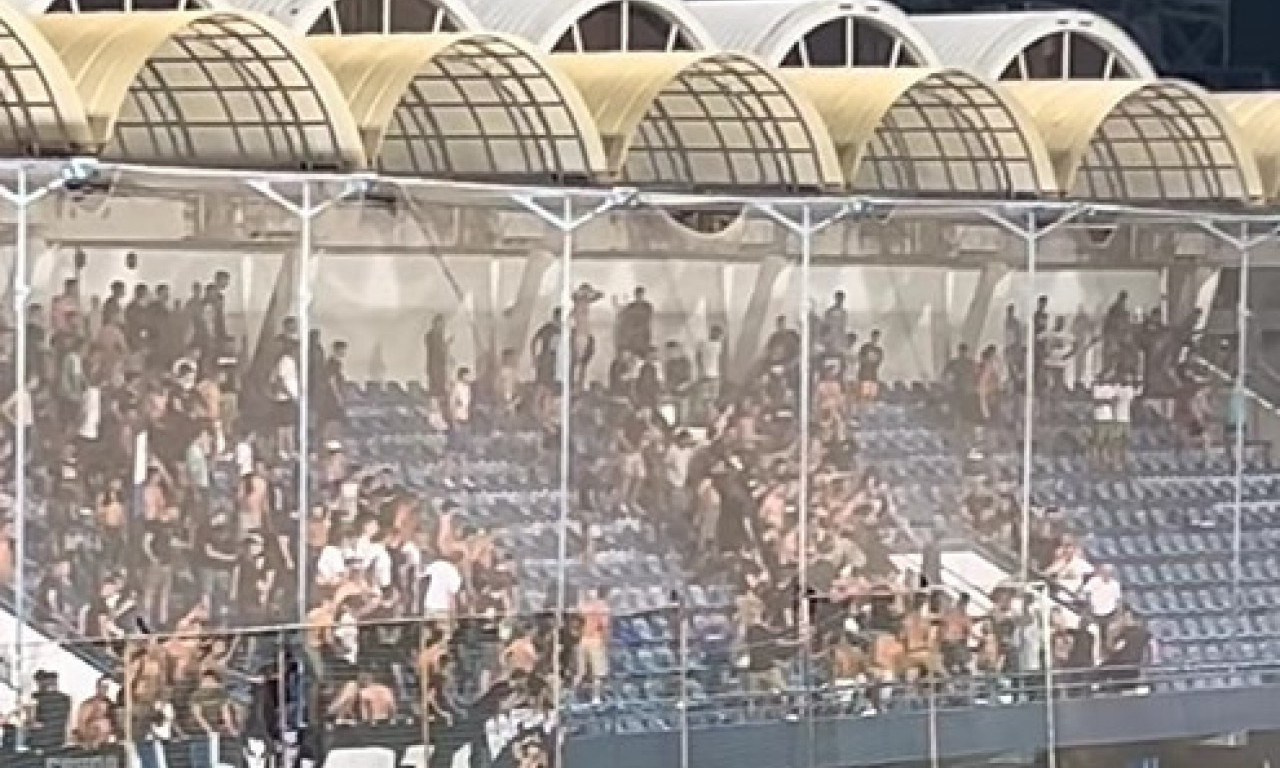 MASOVNA TUČA NA TRIBINI BUDUĆNOSTI Pogledajte kako je prvo poluvreme pretvoreno u pakao! (VIDEO)