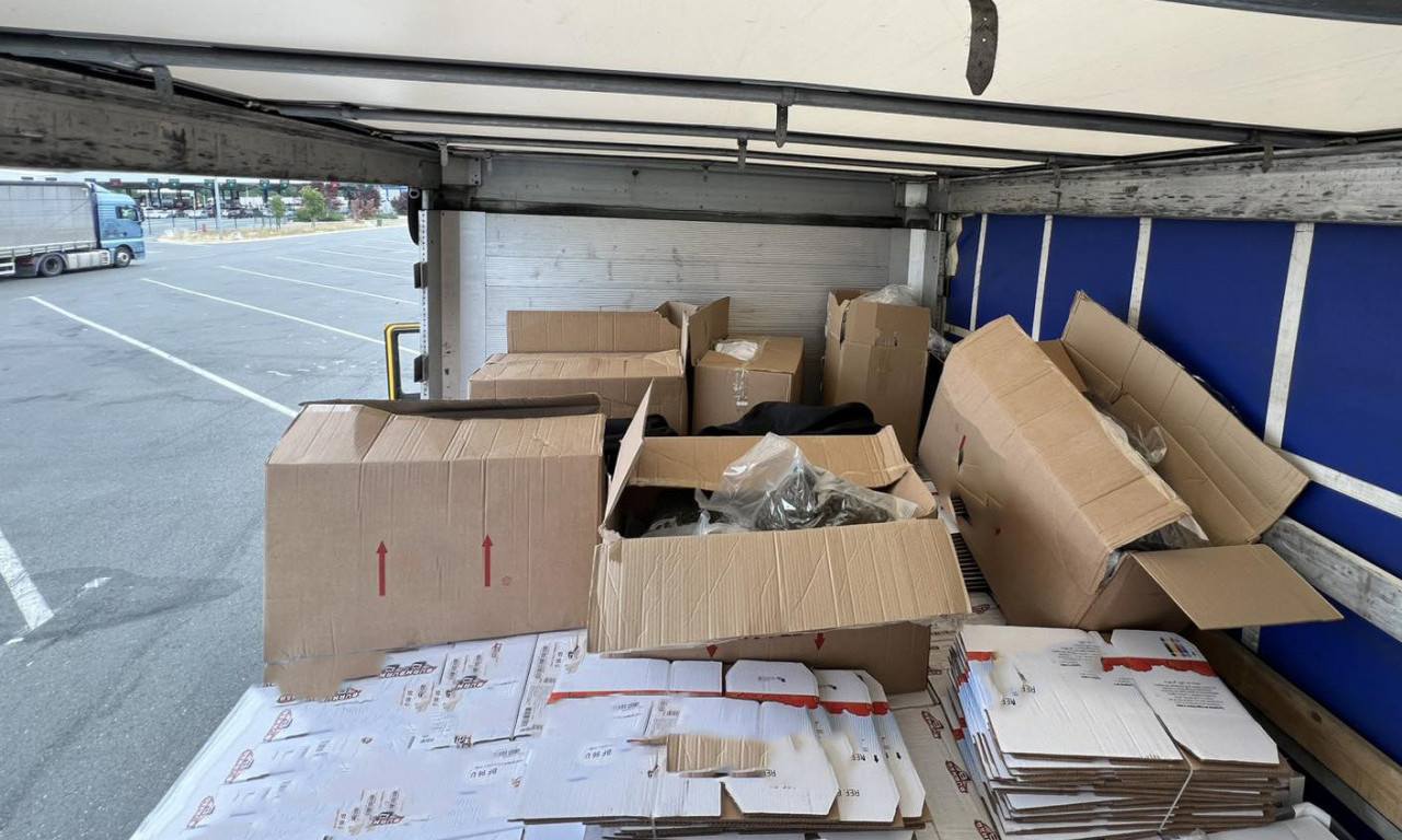 HAPŠENJE NA GRANIČNOM PRELAZU BATROVCI! Policija pretresla kamion, pa je usledio haos! (FOTO)