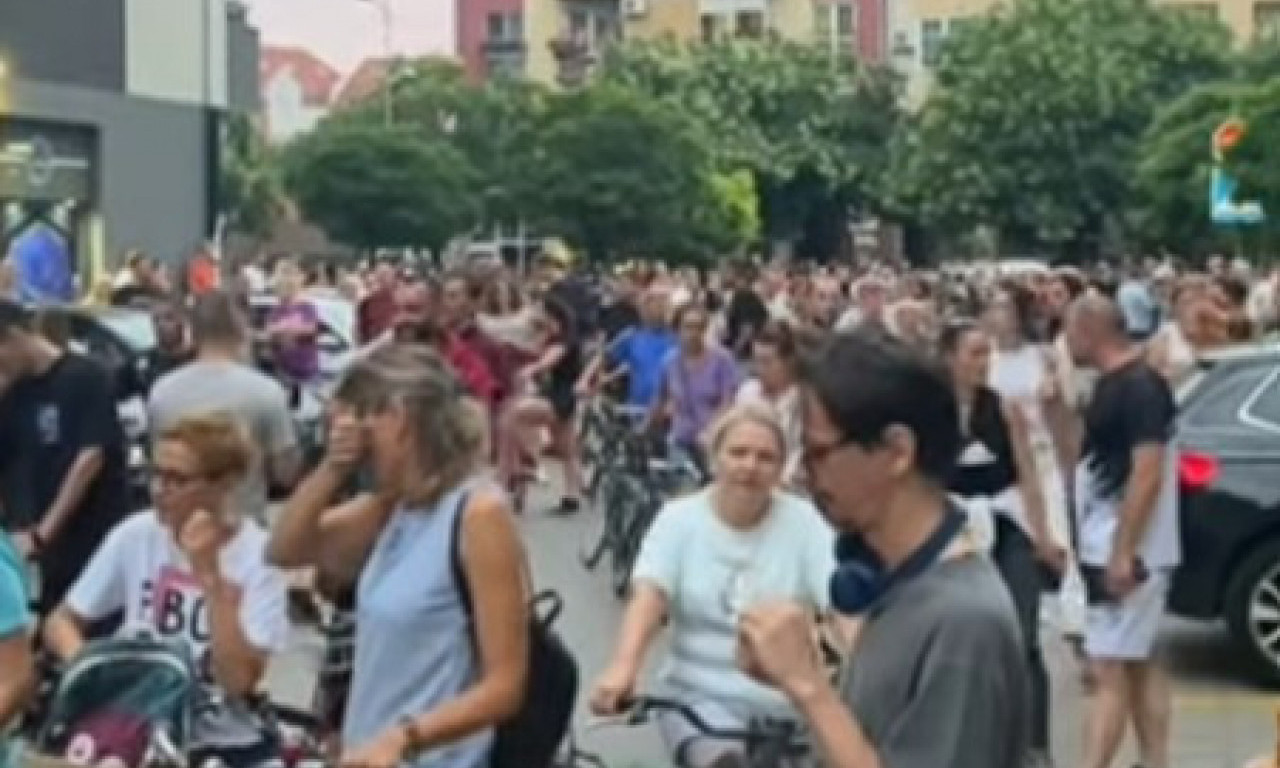 EVO ŠTA SE DOGAĐA ISPRED STANA GRADONAČELNIKA NOVOG SADA: Pištaljke, skandiranja i "točak (ne)sreće"