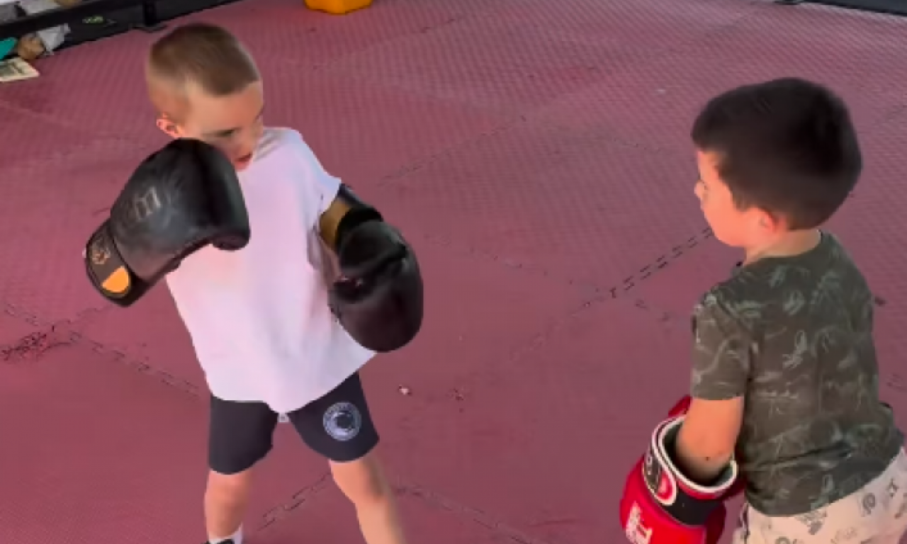 MALI RAŽNATOVIĆ U RINGU! Veljkov sin boksuje kao tata – u Titelu podigao boksersko carstvo